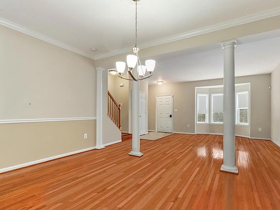 3rd image of 803 Twin Brook Ln