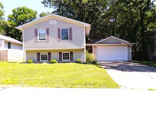 2502 Timber View Dr, Bloomington, IL 61701