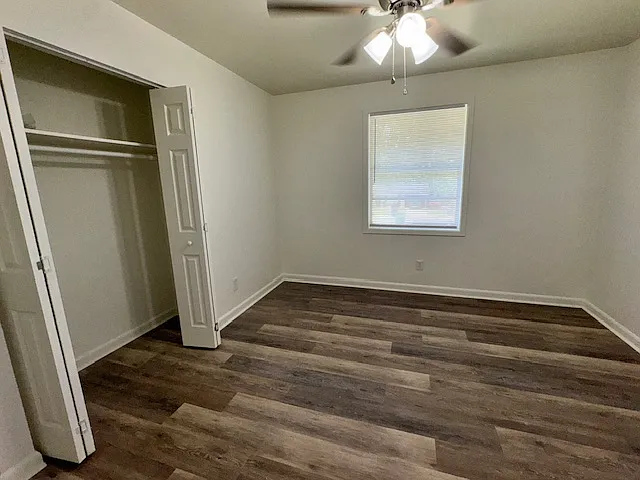 920 Rosewood Dr — Photo 16
