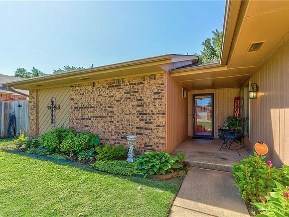 5th image of 10444 Glascow Dr
