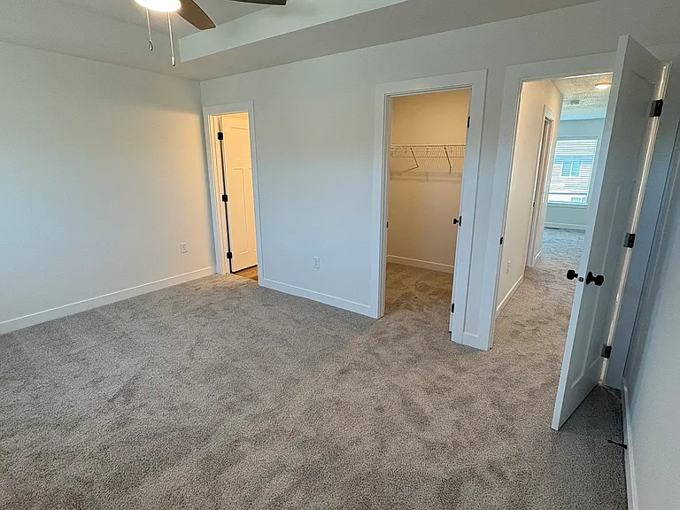 220 NW Waverly Dr #1 — Photo 33