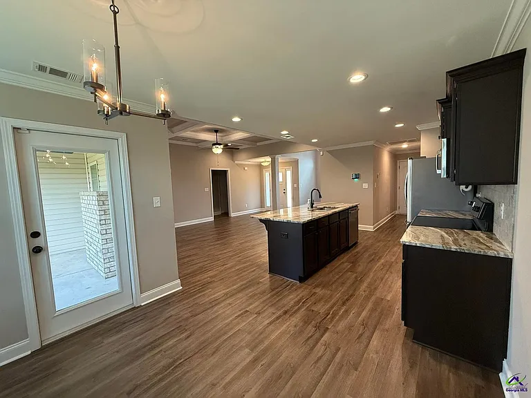 313 Creek Ridge Dr — Photo 8