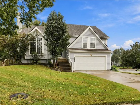16412 W 157th Ter, Olathe, KS 66062