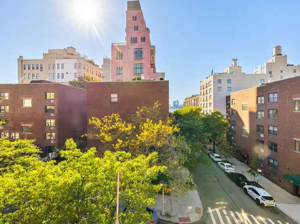 344 West 11th Street image 12 of 13