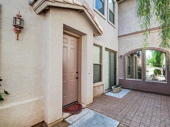 4th image of 1324 S Providence Cir