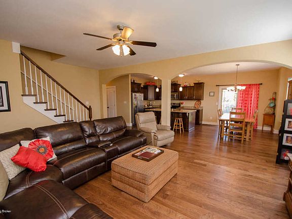 4th image of 116 River Falls Dr