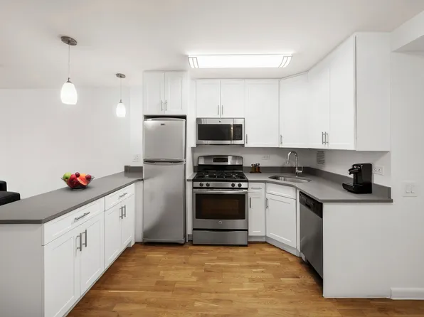 395 South End Avenue image 4 of 15