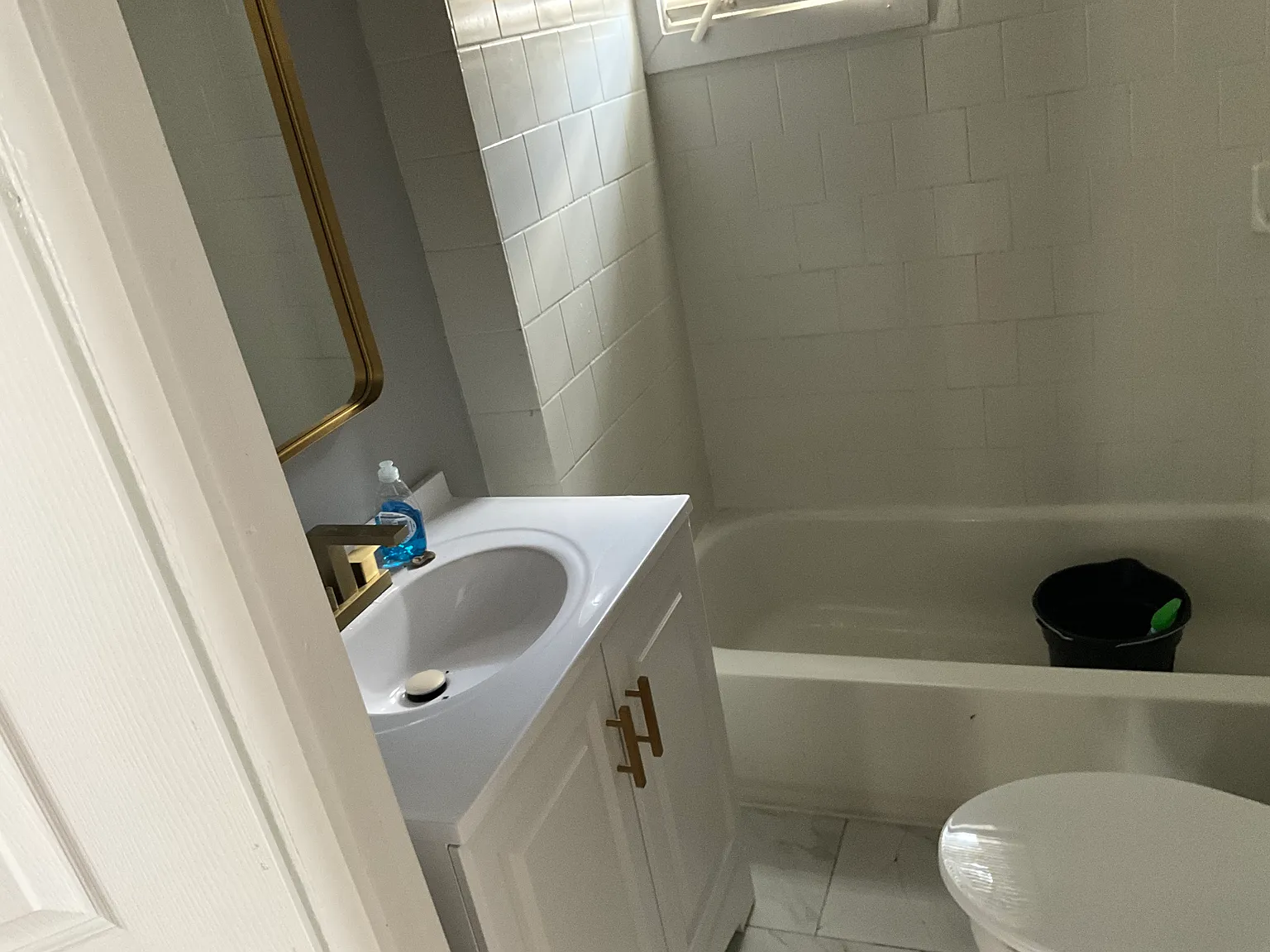 3 bed, 1200 sqft, $2,300 — Photo 2