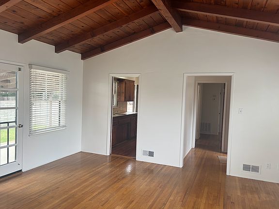 4th image of 5283 Los Robles Dr