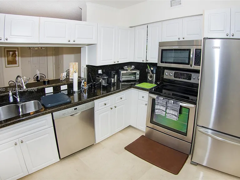 17150 N Bay Rd #2408 — Photo 9