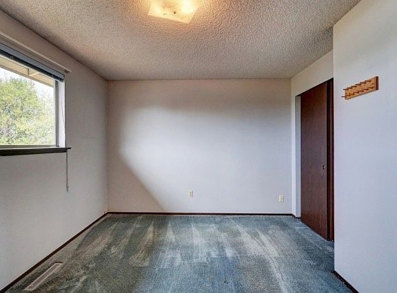 5th image of 1102 N Jackson Ave