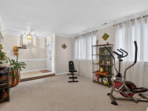 4th image of 4251 Maplehurst Rd