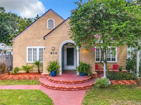 819 Downing St, New Smyrna Beach, FL 32168