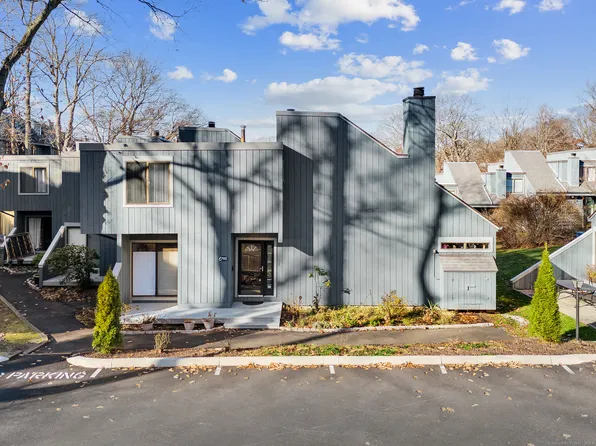 705 Plymouth Colony #705, Branford, CT 06405