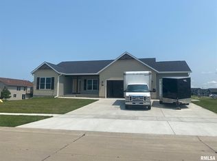 1101 S 5th St, Eldridge, IA 52748