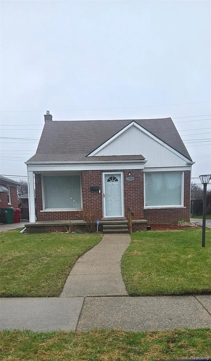 17076 Stricker Ave photo 1