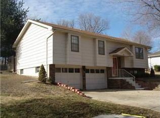 507 Glenn Dr, Lexington, MO 64067