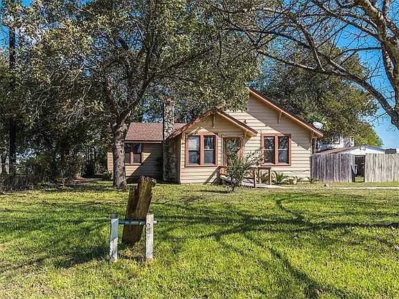 2nd image of 3212 Gregg Ln