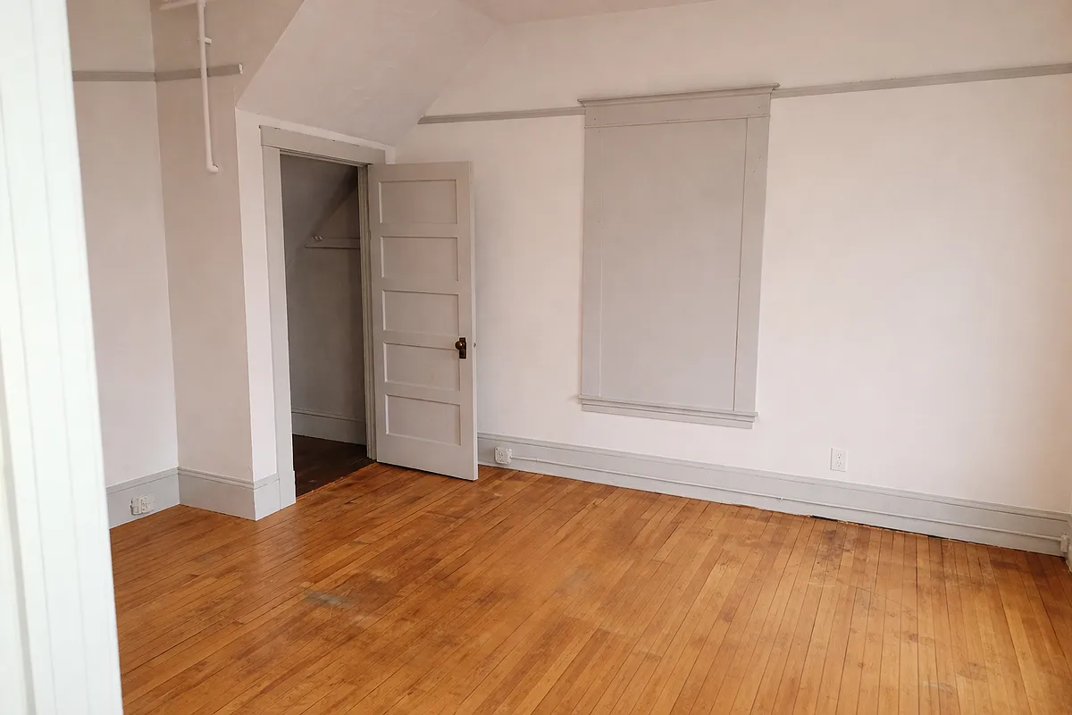 Building Photo - 28 N Main St #3