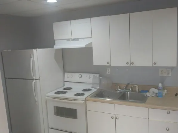 113 Oak St APT 2, White Sulphur Springs, WV 24986