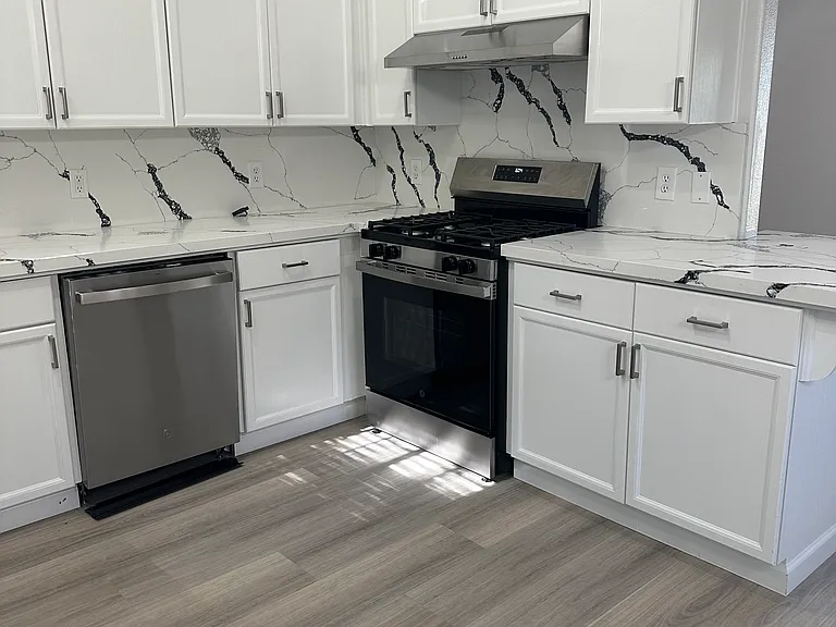 9128 N Recreation Ave — Photo 8
