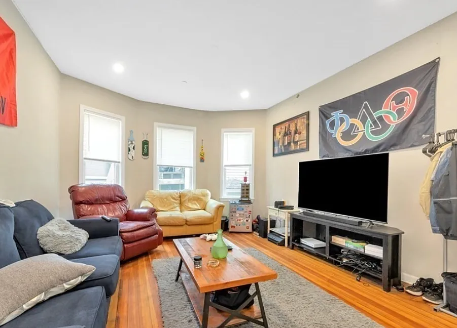 Building Photo - 228 Calumet St #1A