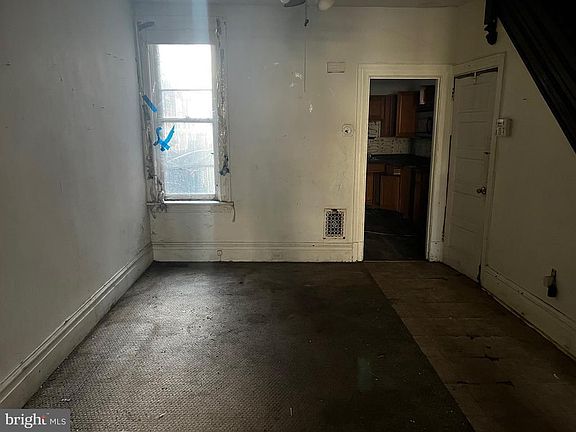 4th image of 2437 Reel St