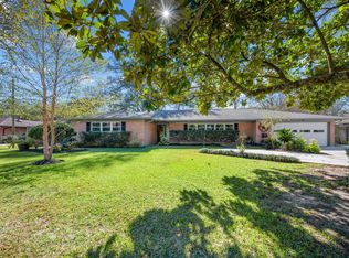 1607 Woodlawn St, Baytown, TX 77520
