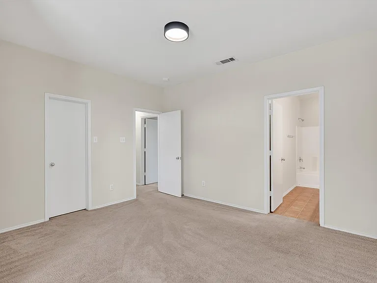 7401 Cowhand Ct — Photo 21
