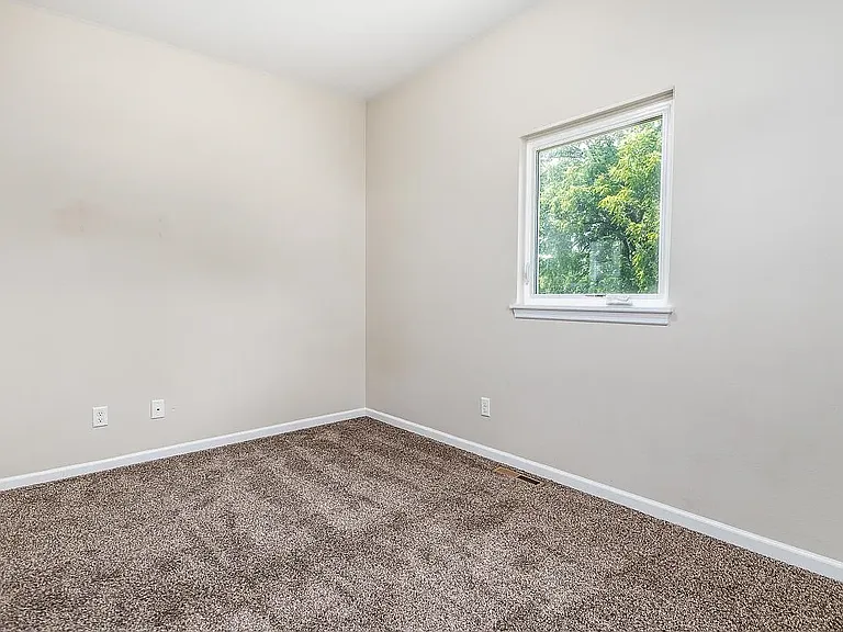 1043 Edina St — Photo 20