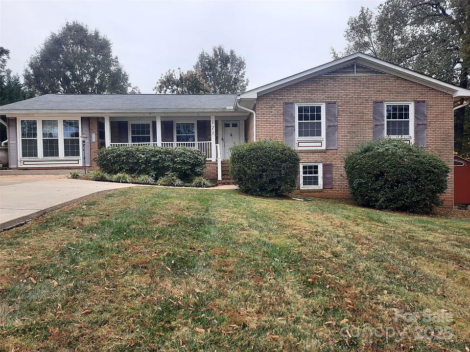 1st image of 121 Greenview Dr