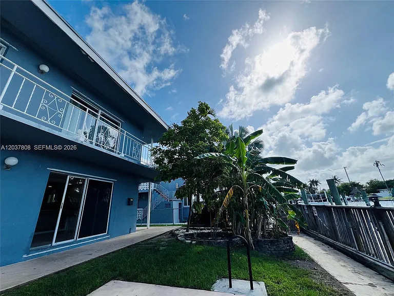 2033 Calais Dr #5 — Photo 30