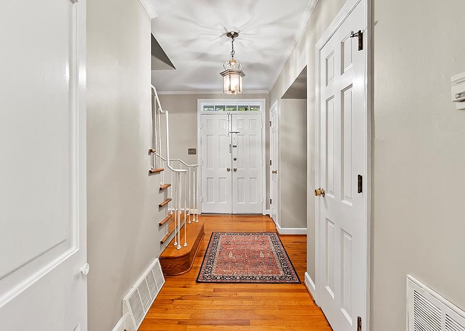 105 Woodcrest St, Greenwood, SC 29649 Zillow