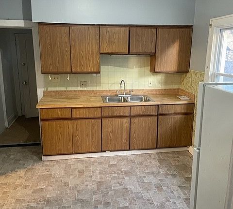5th image of 407 E 147th St