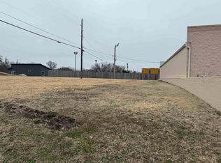 3213 E 13th St N, Wichita, KS 67208