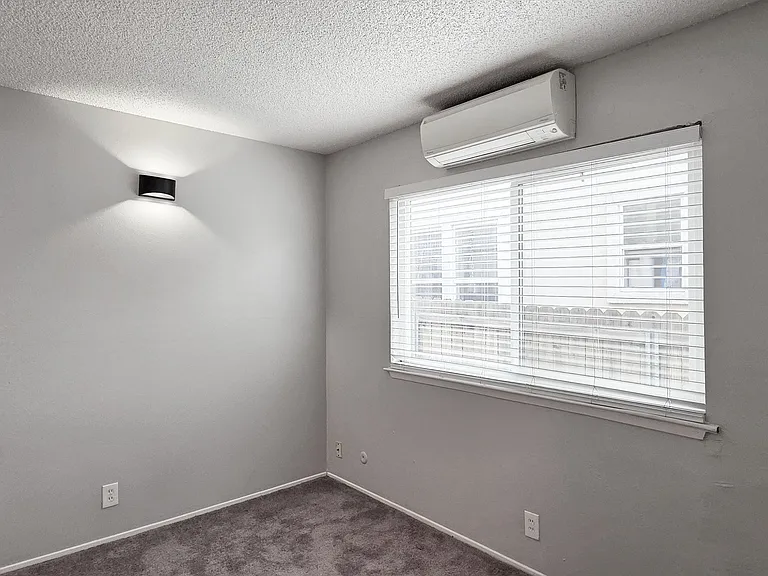 2109 W St #2 — Photo 11
