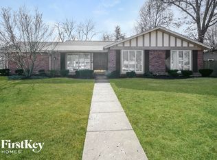 37 Steeple Hill Ln, Ballwin, MO 63011