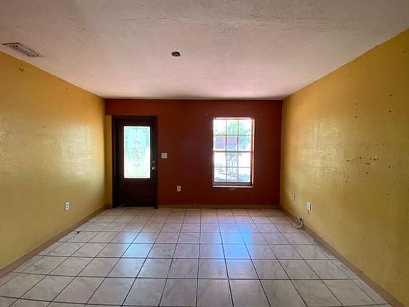 4th image of 4763 NW 195th St