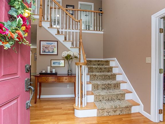 5th image of 55 Aspen Dr