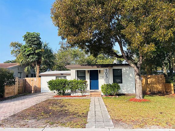 2nd image of 105 NW 28th Way