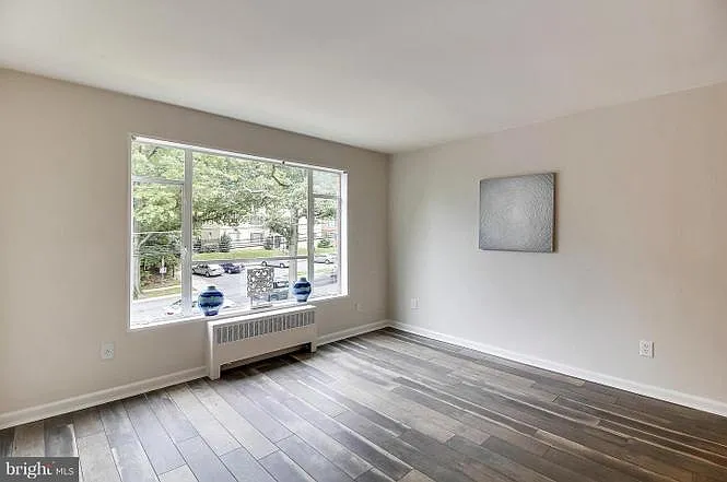 10401 Montrose Ave #201 — Photo 3