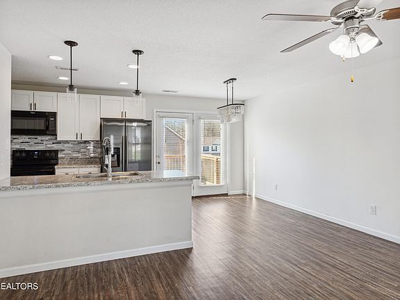 2nd image of 6007 Freebird Ln