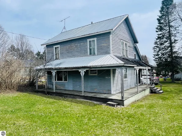 412 Richardi St, Bellaire, MI 49615