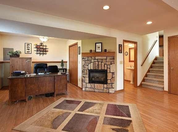 5th image of 408 Broadmoore Dr