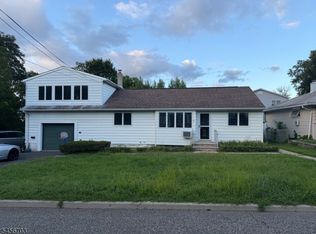5 Lexington Ave, Wallington, NJ 07057