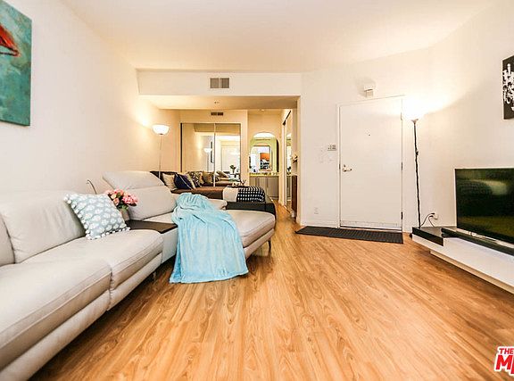 3rd image of 620 S Gramercy Pl APT 136