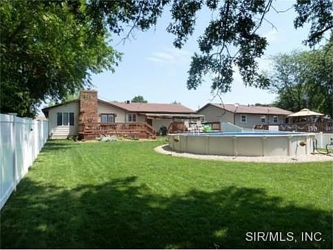 3rd image of 30 Sunray Dr
