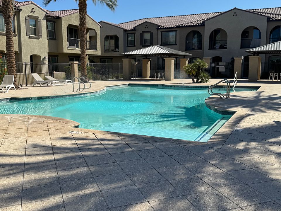 Community pool