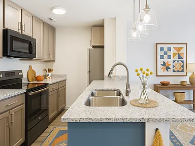 1Bed 1Bath (upstairs)