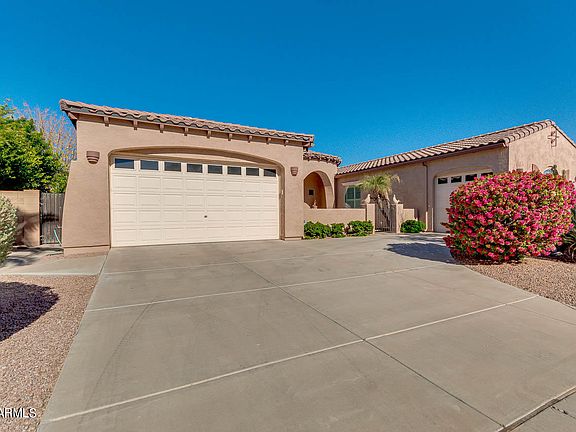 2nd image of 664 E Bellerive Pl